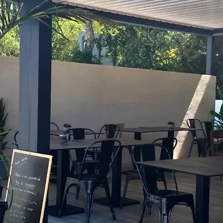 Confortable Avec Terrasse - Api-1-52-320