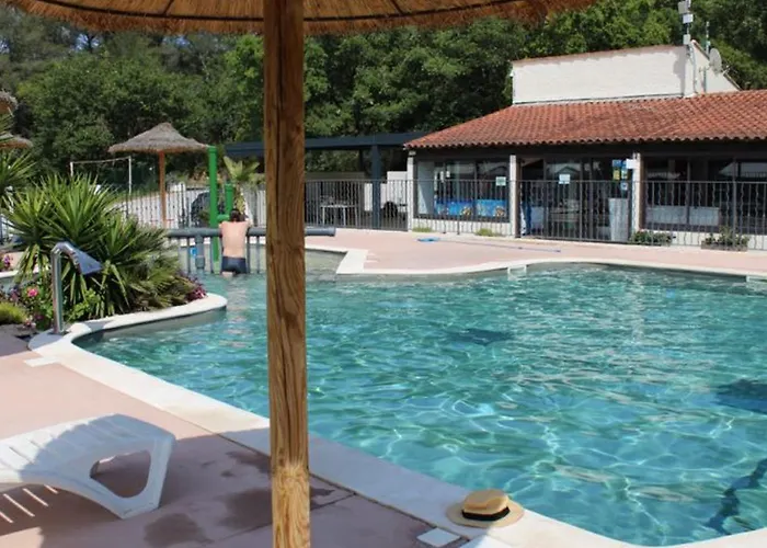 Confortable Avec Terrasse - Api-1-52-320 Campeggio Bormes-les-Mimosas