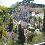 Confortable Avec Terrasse - Api-1-52-320 *