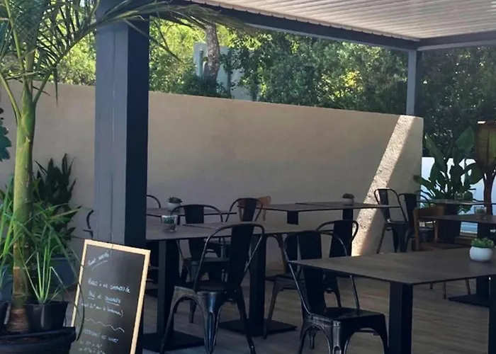 Confortable Avec Terrasse - Api-1-52-320